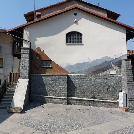 Casa Del Rustico, Indipendente Vista Sacra Con Dipinto Villa Caprie Exterior photo