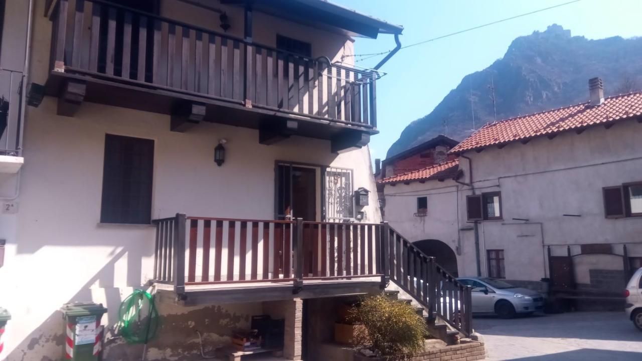Casa Del Rustico, Indipendente Vista Sacra Con Dipinto Villa Caprie Exterior photo
